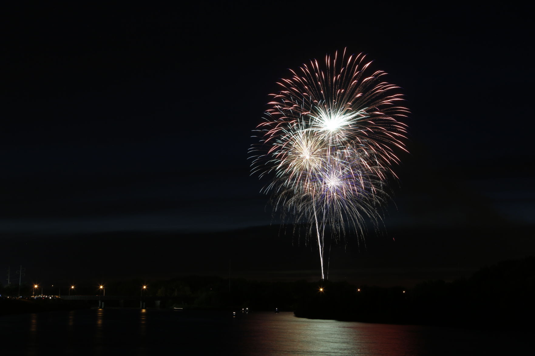 070216mp-fireworks-10